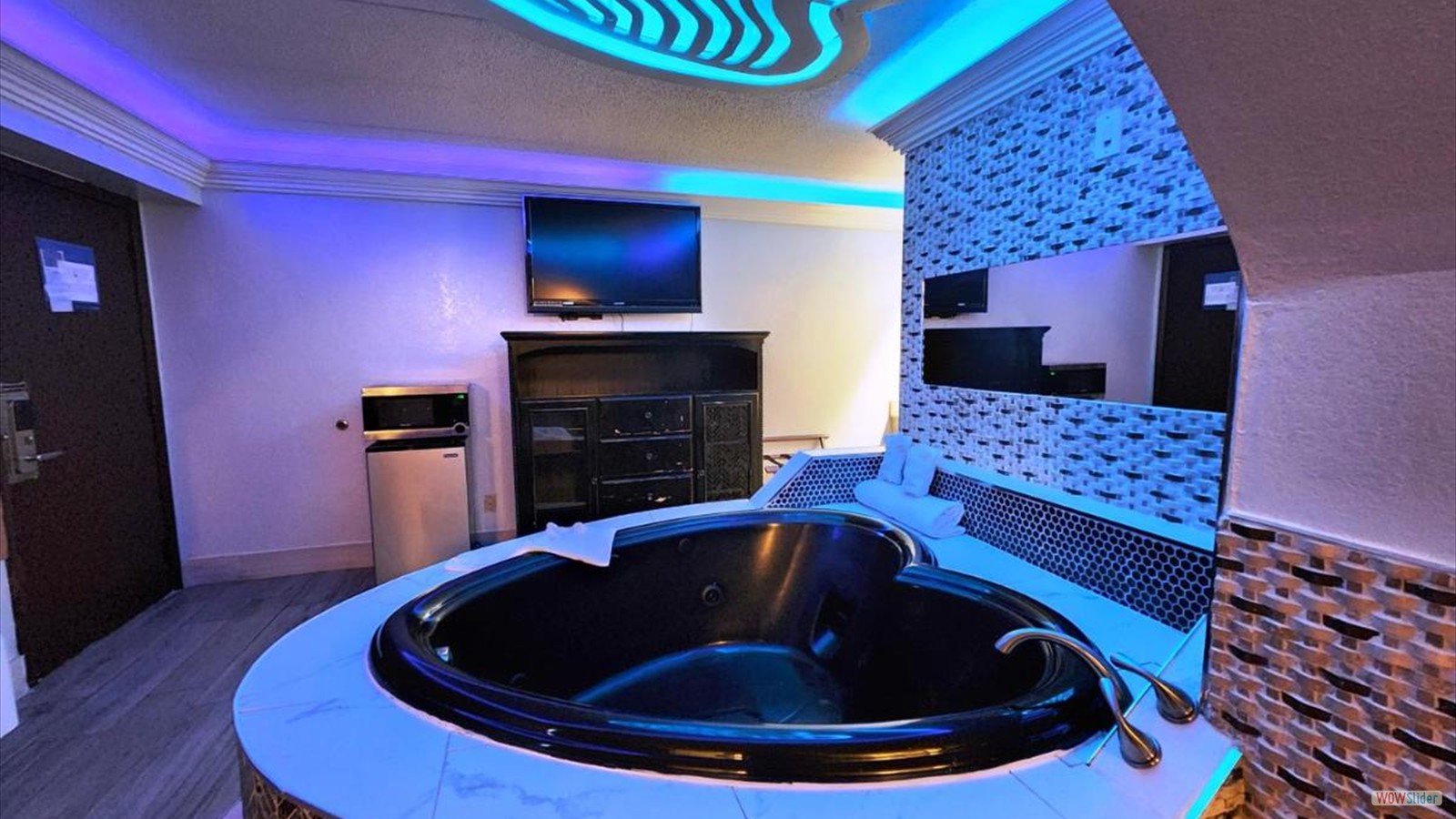 Guest Room With Jacuzzi